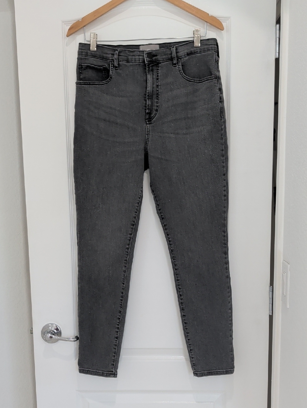 Everlane High Rise Distressed Black Straight Cigarette Jeans 33 x 27.5 Womens